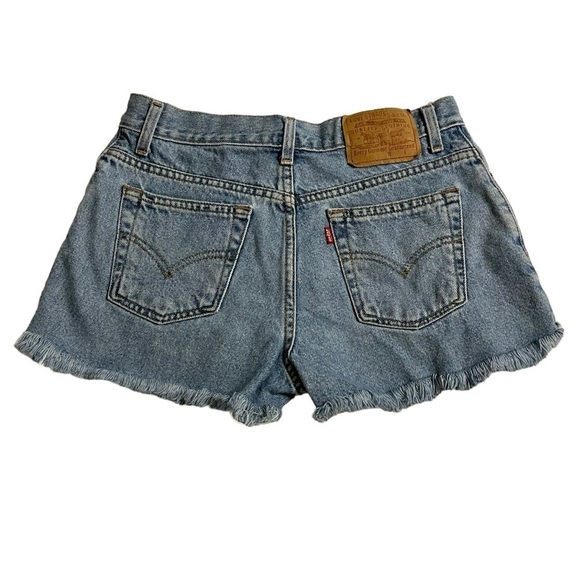 Vintage Levi’s Denim Raw Edge Shorts Size Jrs. 9 - Picture 3 of 8